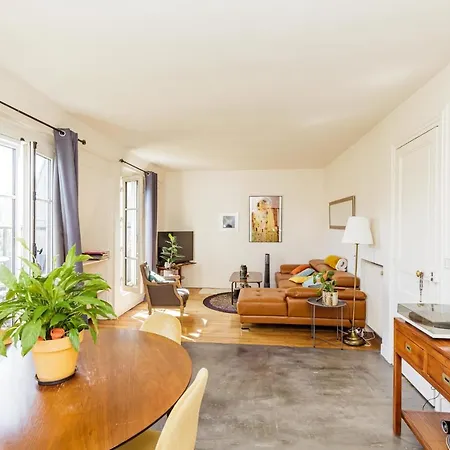 Daire Bright And Comfortable 46 M For 2 With Balcony *