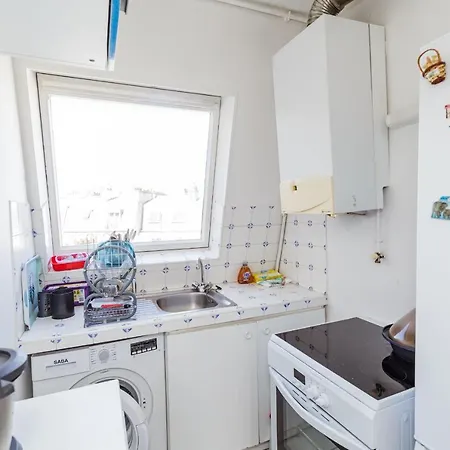 Bright And Comfortable 46 M For 2 With Balcony Daire *
