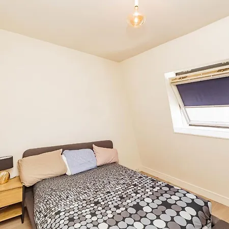 Daire Bright And Comfortable 46 M For 2 With Balcony